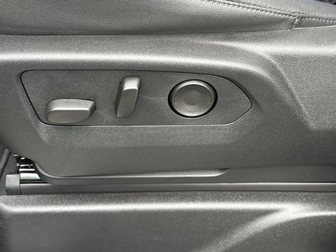 Used 2024 Chevrolet Tahoe Z71 w/ Luxury Package image 18