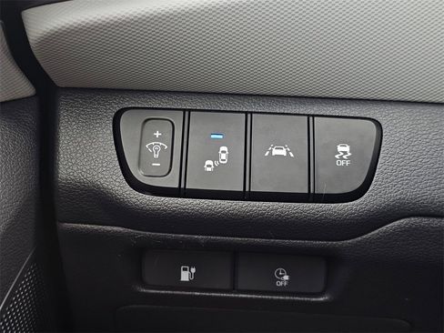 Used 2020 Hyundai Ioniq Limited image 37