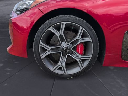Used 2018 Kia Stinger GT2 AWD/4WD image 26