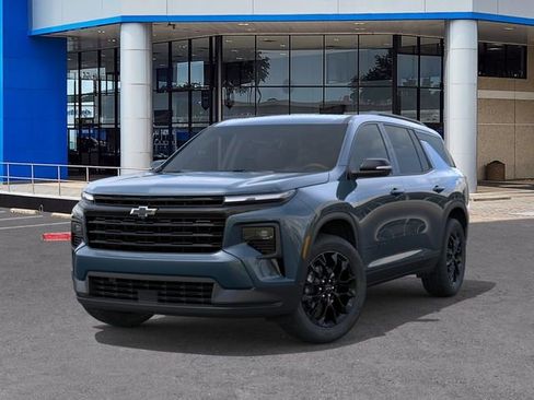 New 2026 Chevrolet Traverse LT w/ Midnight/Sport Edition FWD image 6
