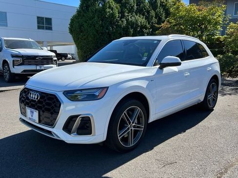 Used 2021 Audi Q5 e Premium w/ Convenience Package AWD/4WD image 3