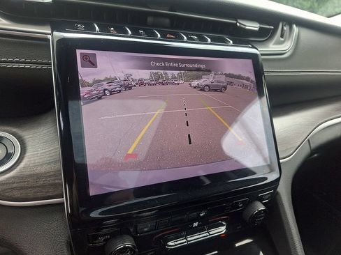 Used 2022 Jeep Grand Cherokee L Limited AWD/4WD image 4