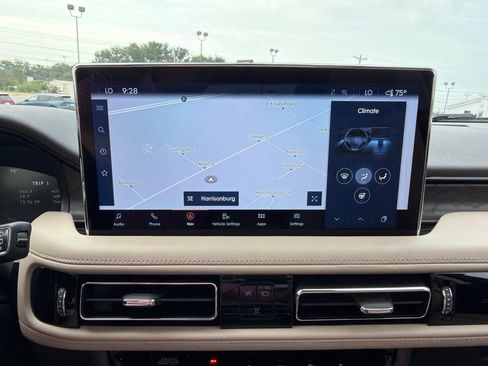 Certified 2022 Lincoln Nautilus Reserve AWD/4WD image 34