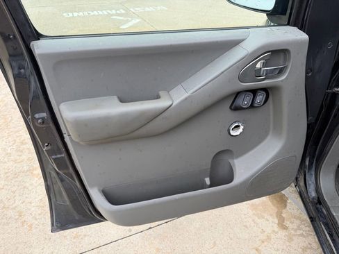 Used 2012 Nissan Frontier S w/ S Preferred Pkg RWD image 12