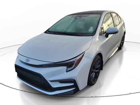 Used 2026 Toyota Corolla SE w/ SE Package FWD image 3