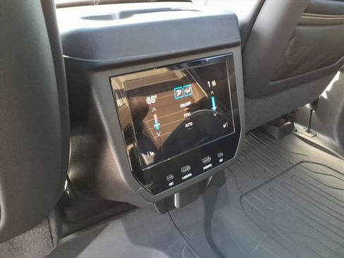 Used 2025 GMC Yukon Denali Ultimate w/ LPO, Floor Liner Package image 33