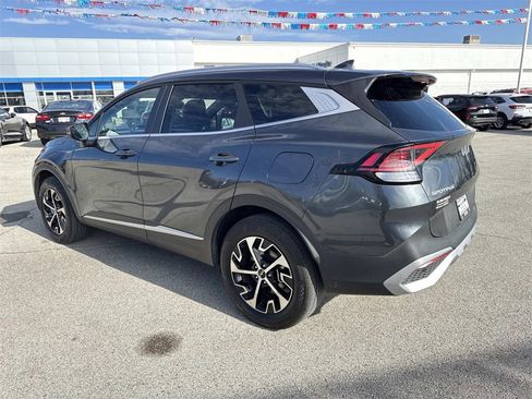 Used 2024 Kia Sportage EX image 3