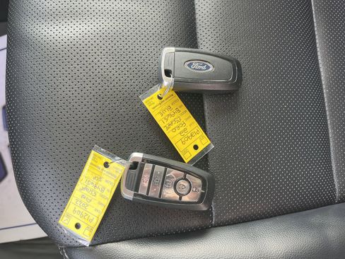 Certified 2022 Ford Escape SEL w/ Technology Package image 28