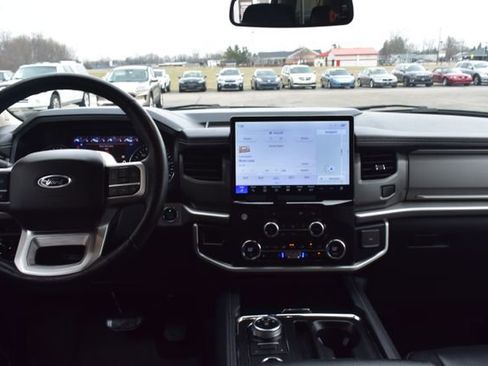 Used 2024 Ford Expedition XLT image 41