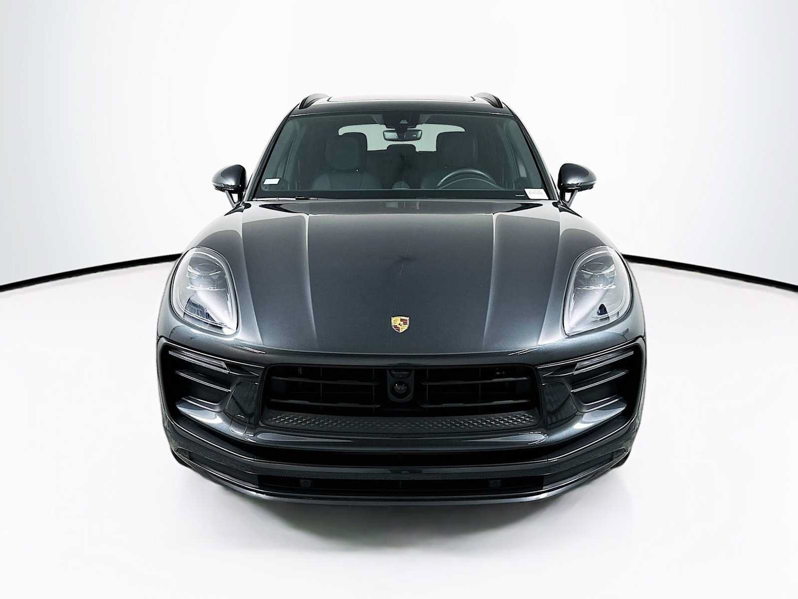 Certified 2026 Porsche Macan AWD/4WD image 6