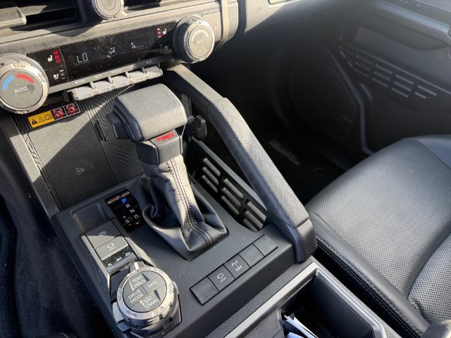 Used 2025 Toyota 4Runner TRD Off-Road Premium AWD/4WD image 18