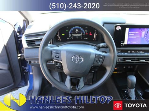 Used 2025 Toyota Camry LE FWD image 15