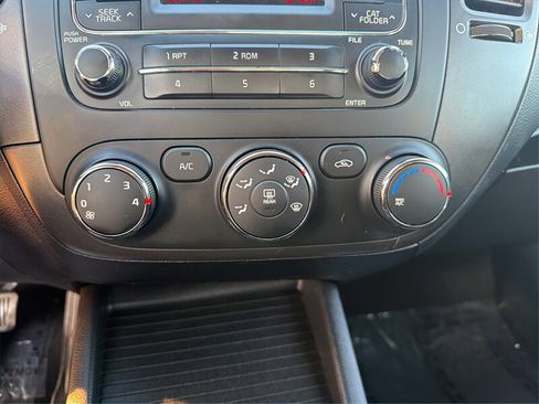 Used 2016 Kia Forte LX image 21