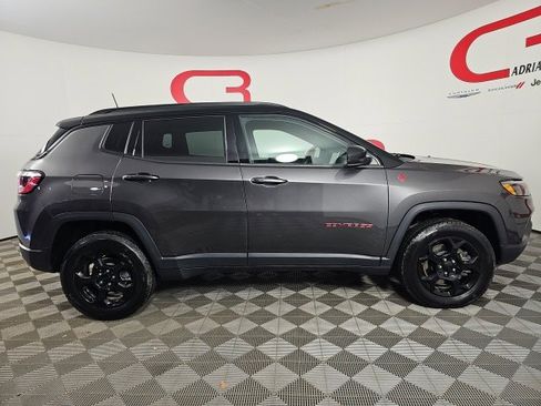 Used 2023 Jeep Compass Trailhawk image 8
