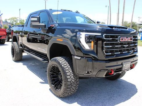 Used 2025 GMC Sierra 2500 AT4 w/ AT4 Premium Plus Package AWD/4WD image 16