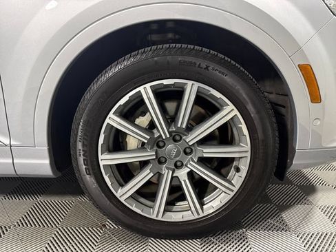 Used 2019 Audi Q7 3.0T Prestige AWD/4WD image 12