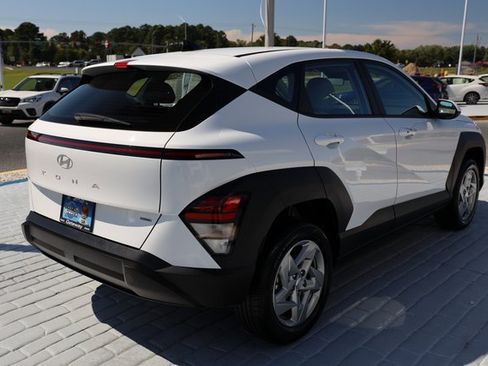 Used 2024 Hyundai Kona SE image 5