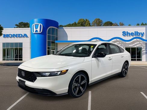 Used 2024 Honda Accord Sport image 4