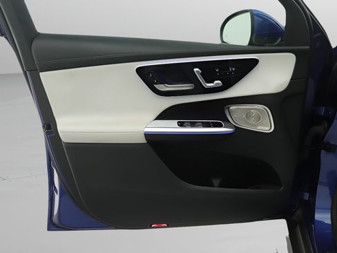 Certified 2023 Mercedes-Benz GLC 300 image 17