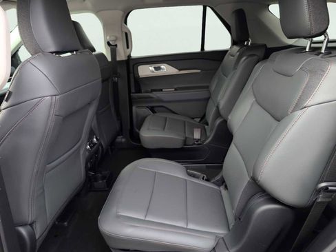 New 2026 Ford Explorer Active RWD image 23