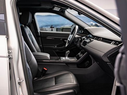 Used 2023 Land Rover Range Rover Evoque R-Dynamic SE image 25