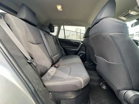 Used 2022 Toyota RAV4 LE AWD/4WD image 33