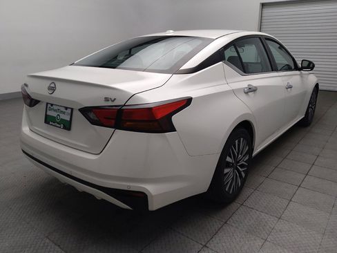 Used 2024 Nissan Altima 2.5 SV FWD image 9