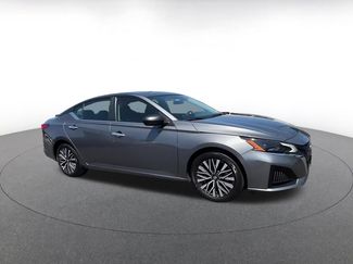 Used 2025 Nissan Altima 2.5 SV FWD video 2