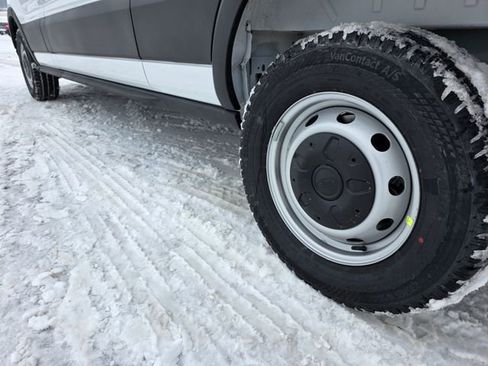 New 2026 Ford Transit 250 148 Medium Roof image 33