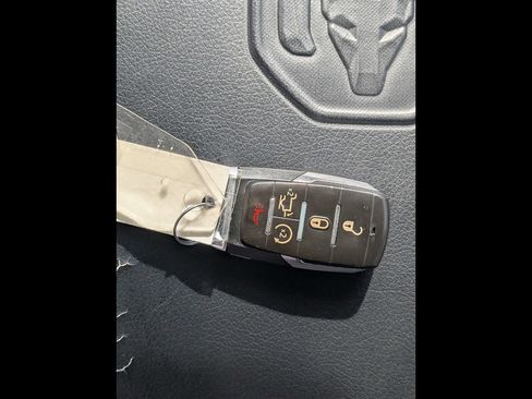 Certified 2019 RAM 1500 Laramie AWD/4WD image 32