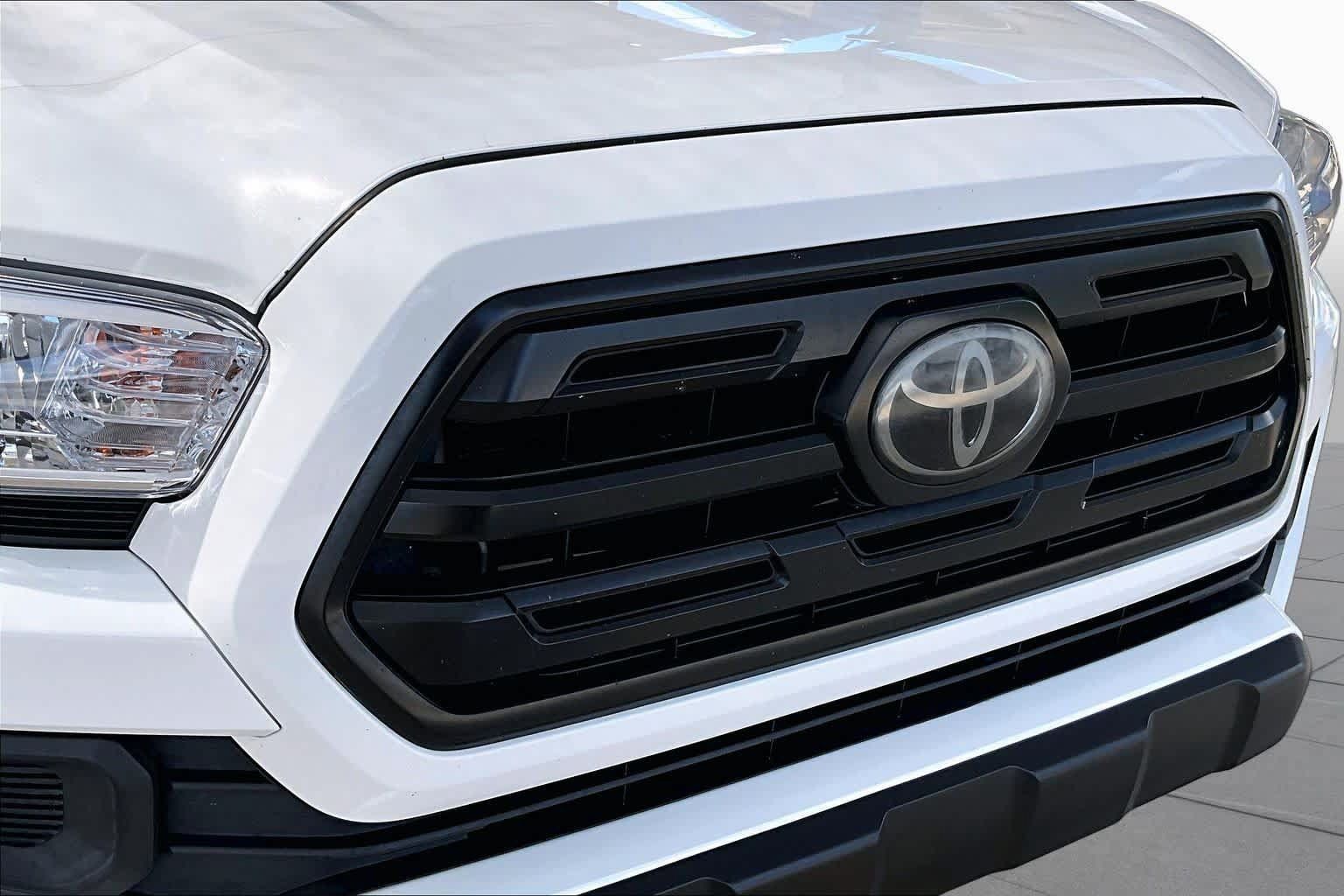 Used 2018 Toyota Tacoma SR w/ SR Convenience Package RWD image 28