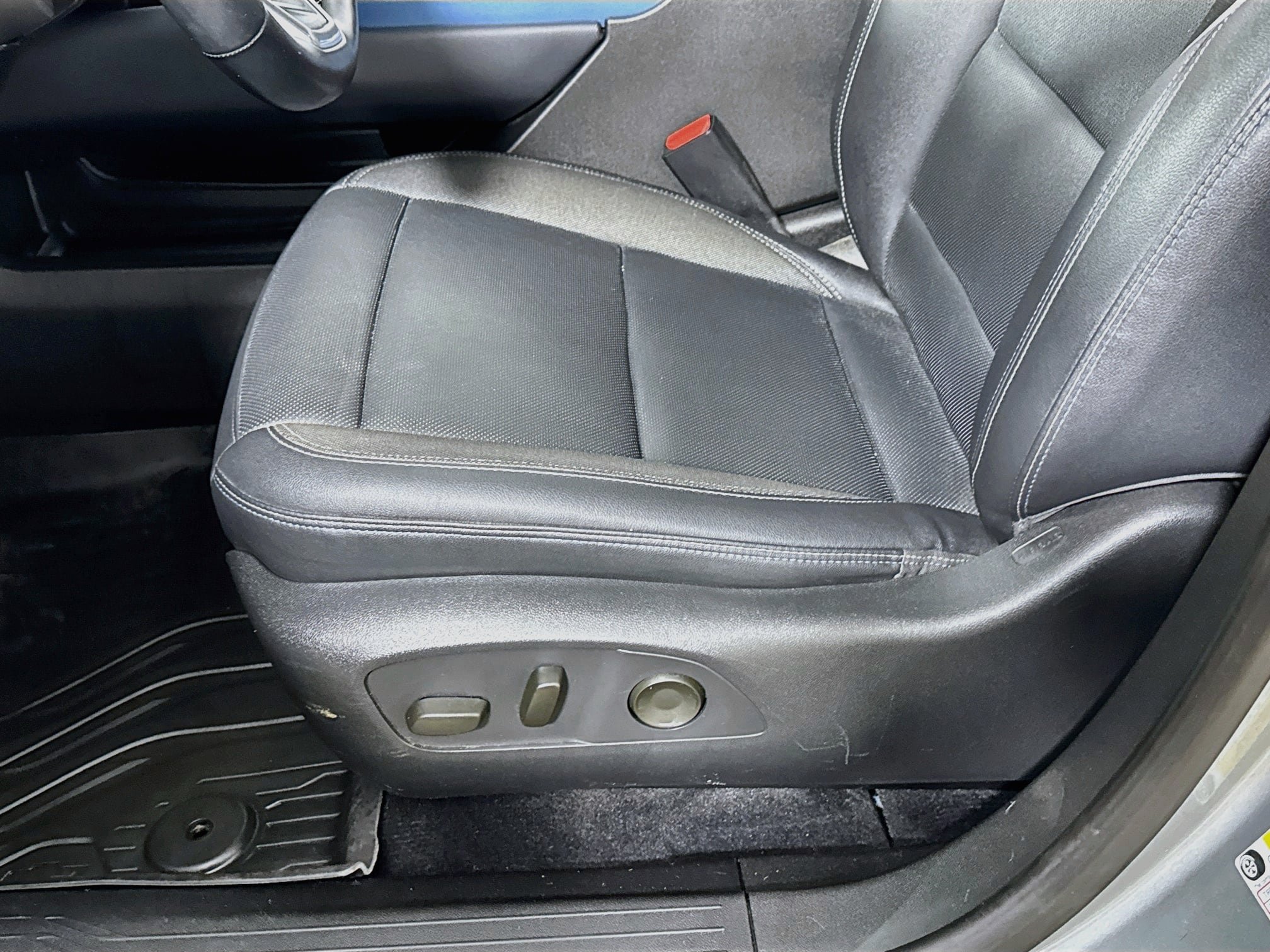 Used 2024 Chevrolet Equinox EV LT FWD image 20