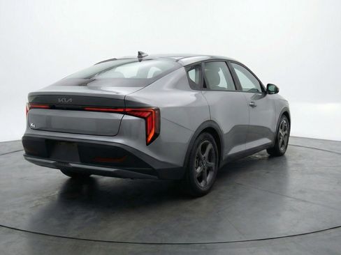 Used 2025 Kia K4 LXS image 9