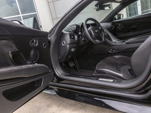 Used 2019 Aston Martin DBS Superleggera image 32