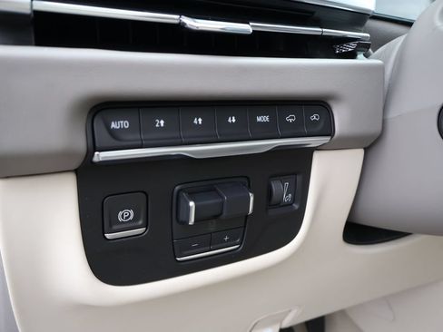 Used 2025 Cadillac Escalade Sport Platinum AWD/4WD image 19