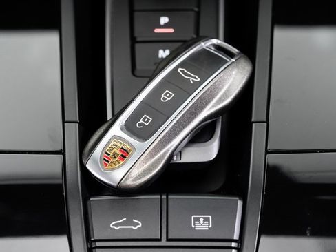 Used 2023 Porsche 911 Carrera image 23