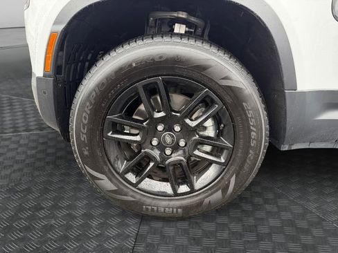 Used 2025 Land Rover Defender 110 S image 14