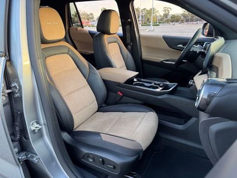 Used 2025 Chevrolet Equinox ACTIV w/ Safety and Technology Package image 23