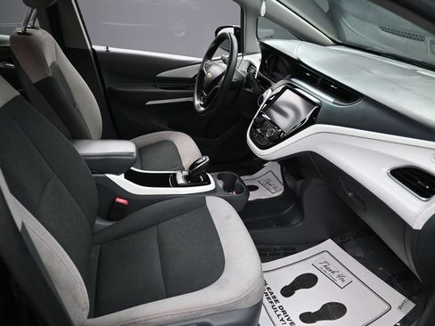 Used 2018 Chevrolet Bolt LT FWD image 31