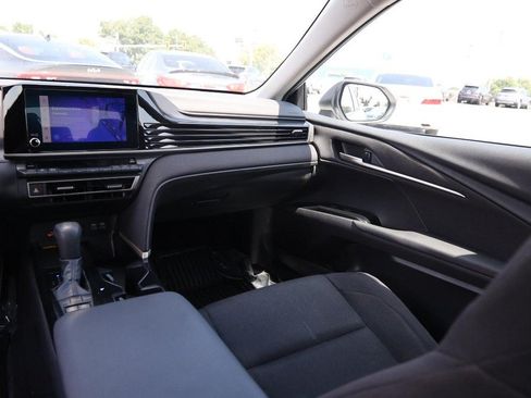 Used 2025 Toyota Camry LE w/ Convenience Package FWD image 25