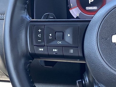 Certified 2024 Nissan Pathfinder Platinum FWD image 26