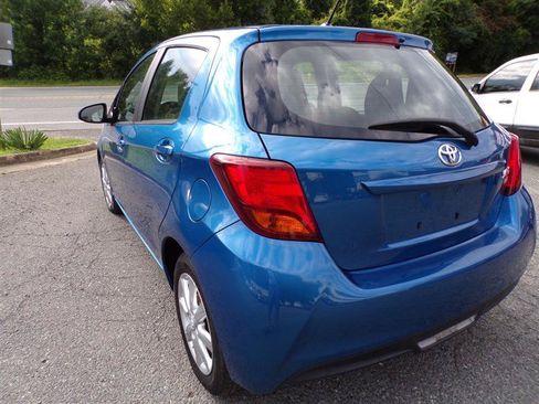 Used 2017 Toyota Yaris 4-Door Hatchback FWD image 6