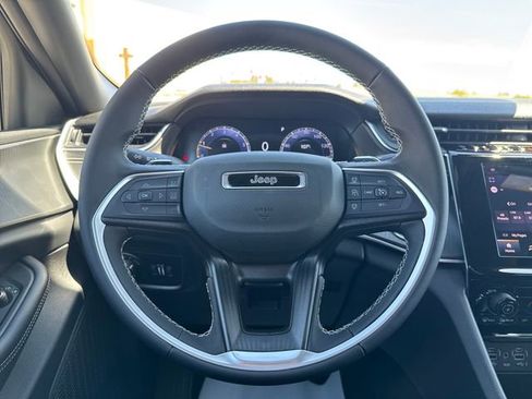 New 2025 Jeep Grand Cherokee Laredo X image 14