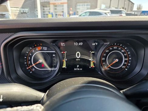 Used 2025 Jeep Wrangler Unlimited Rubicon AWD/4WD image 13