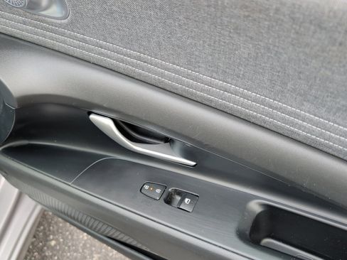 Certified 2025 Hyundai Elantra Limited image 31