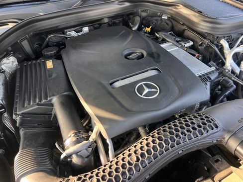 Used 2017 Mercedes-Benz GLC 300 image 33