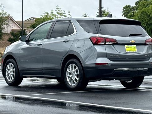 Used 2024 Chevrolet Equinox LT image 3