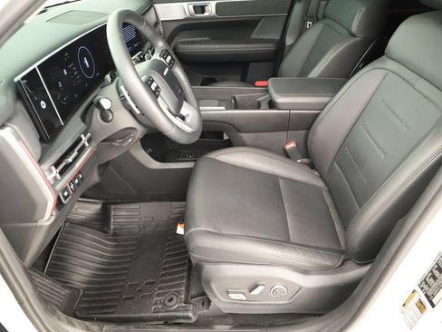 Used 2025 Hyundai Santa Fe Limited FWD image 22