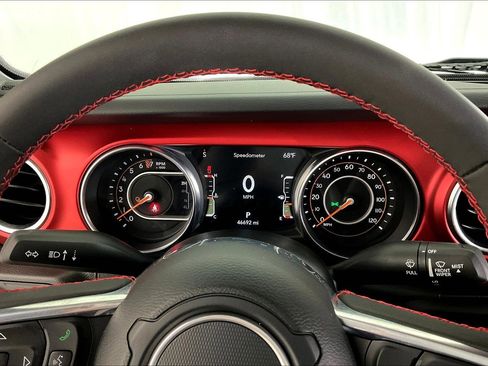 Used 2023 Jeep Gladiator Rubicon AWD/4WD image 13