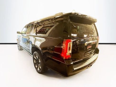 Used 2018 GMC Yukon XL Denali w/ Denali Ultimate Package AWD/4WD image 8